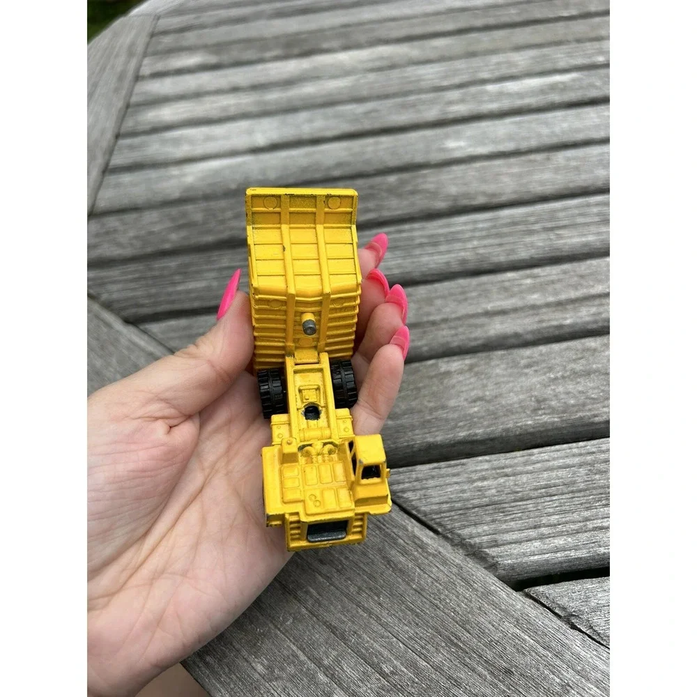 Hot‎ Wheels CAT Dump Truck 1979 Caterpillar